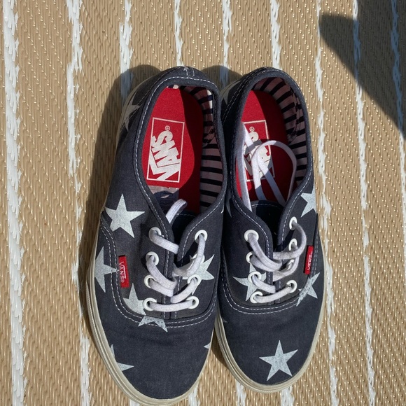 Star Vans - Picture 4 of 4
